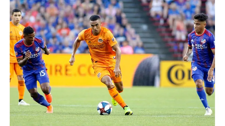 ¿Por qué se cayó la llegada de Mauro Manotas a Cruz Azul?