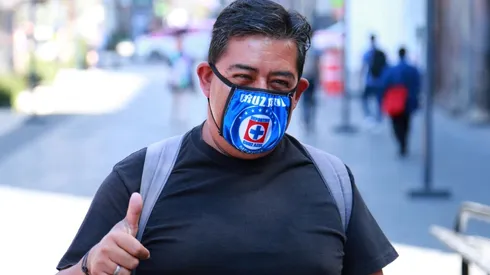 Durante la cuarentena los fanáticos han improvisado todo tipo de tapabocas