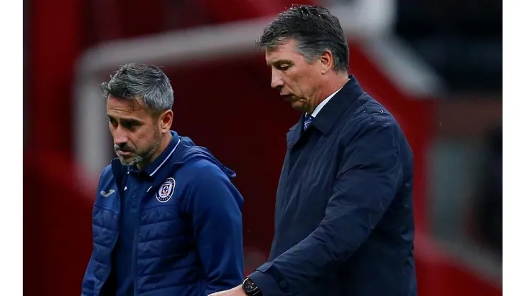 Al entrenador no le gusta la idea de que les den el título por oficio