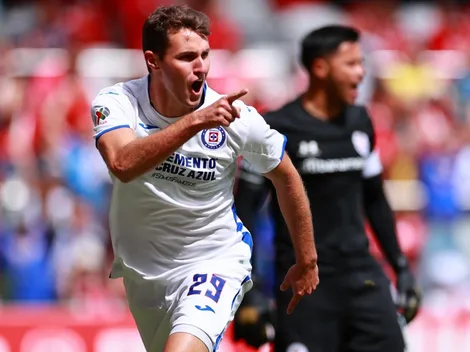 Santi Giménez extraña festejar goles con la afición