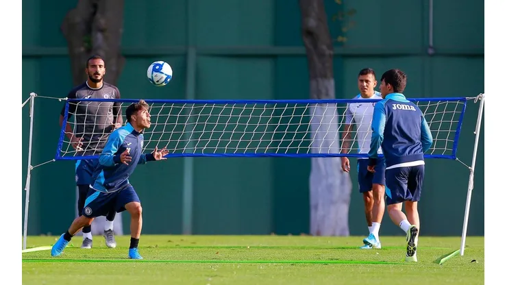 Plantel de Cruz Azul sigue entrenando en casa por el coronavirus