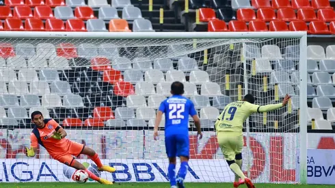 Jesús Corona atajó el penal al último minuto del encuentro en la jornada 10 del Clausura 2020 de la Liga MX