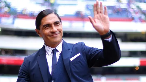 Palencia en su visita como técnico de Lobos al estadio Azteca