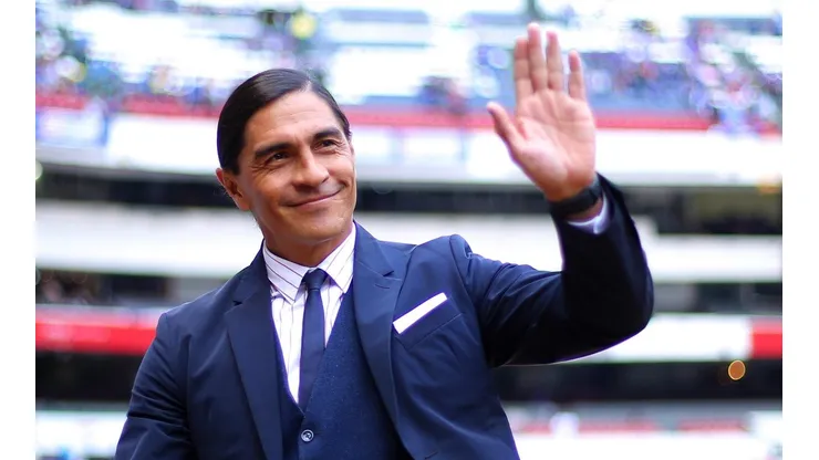 Palencia en su visita como técnico de Lobos al estadio Azteca