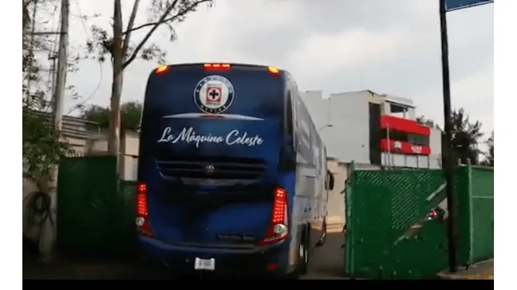 Cruz Azul ya está en el Azteca listo para derrotar al América en el Clásico