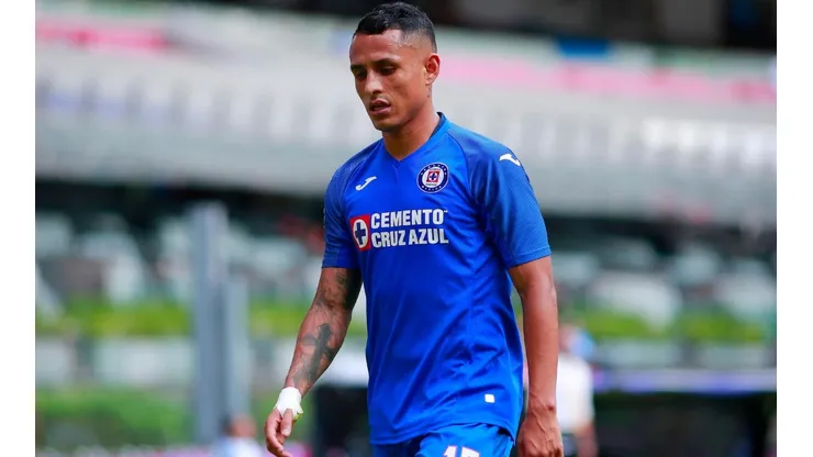 Yotún será operado nuevamente y es baja en Cruz Azul hasta mayo