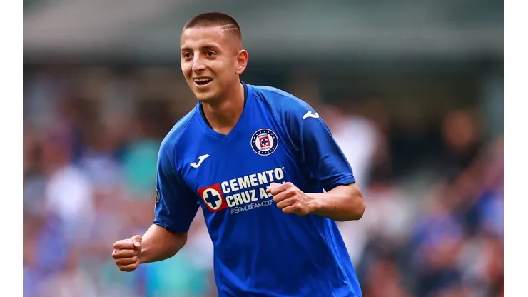 Roberto Alvarado en el encuentro ante Xolos de Tijuana en la jornada 9 del Clausura 2020