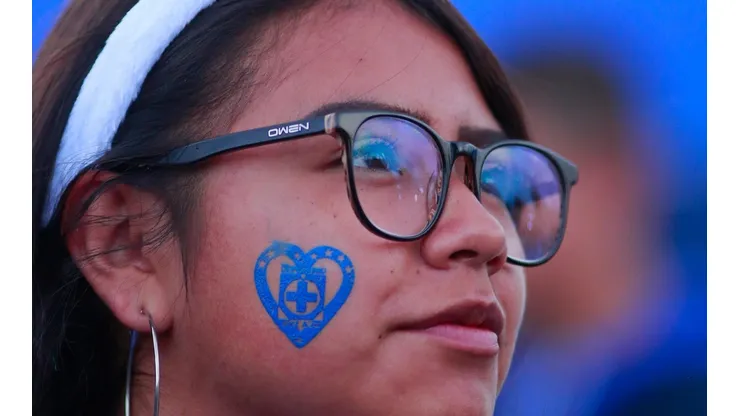 Cruz Azul vs Xolos con mujeres gratis al Azteca por el 8M