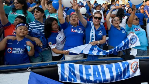 Aficionados celestes en la previa de un partido