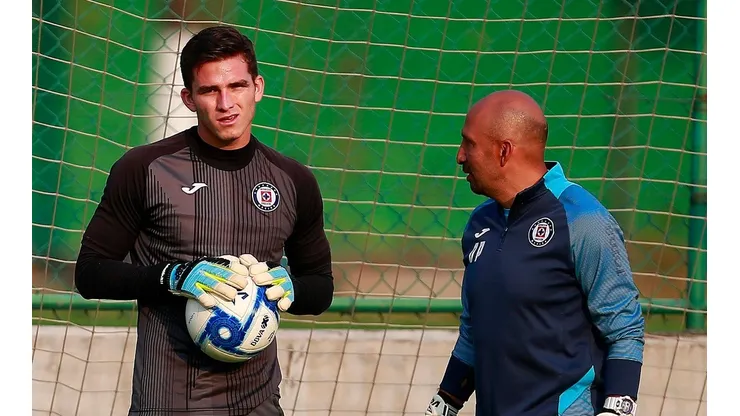 Sesión de porteros en Cruz Azul
