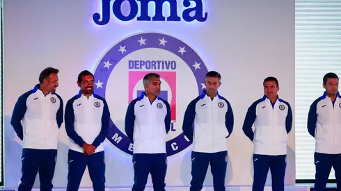 Presentación oficial de la indumentaria