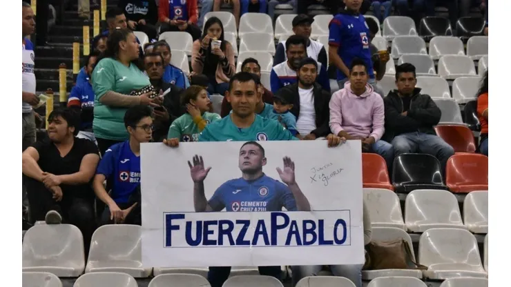 Aficionados envían apoyo a Aguilar en duelo por Concachampions.