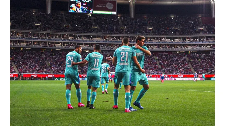 El equipo celeste doblegó a Chivas en el Estadio Akron