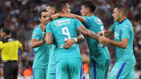 El primero del año: Cruz Azul enfrentará a Chivas con su playera verde agua