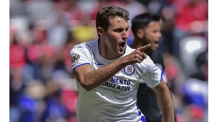 "Santiago solo quiere triunfar en Cruz Azul": Christian Giménez