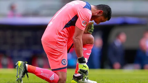 "Tenemos el coronavirus": Afición de Cruz Azul revienta a Jesús Corona