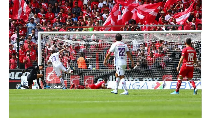 VIDEO: Santiago Giménez debuta en las redes de Cruz Azul con un golazo