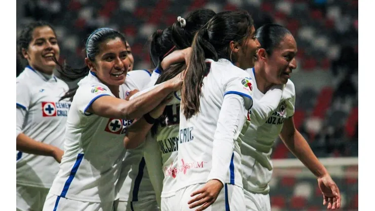 Morales y Monroy destacan en el once ideal de la Femenil.