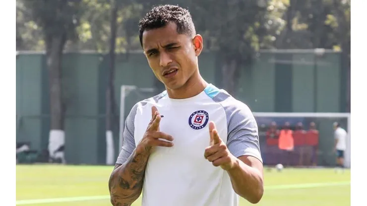 Excelente: Yotún ya toca balón en la práctica de hoy de Cruz Azul