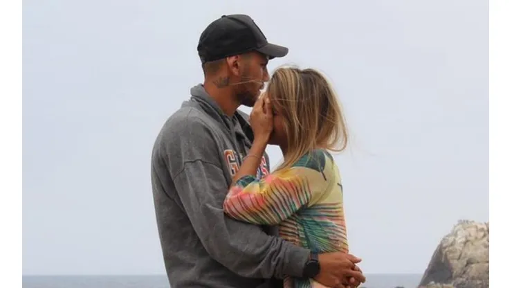Novia de Lucas Passerini anticipa su fichaje por Cruz Azul