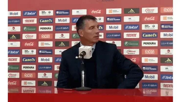 Un furioso Siboldi habla menos de 2' con la prensa tras una nueva derrota
