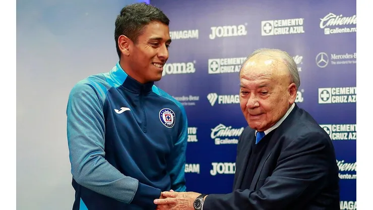 El día en que Cruz Azul madrugó al América con el fichaje de Luis Romo