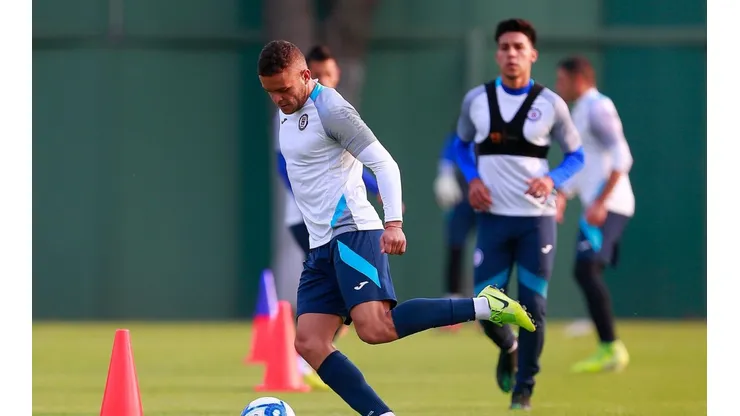 ¿Puede Cruz Azul buscar a un "9" en el extranjero para el Clausura 2020?