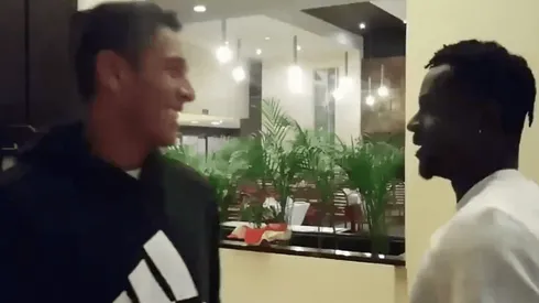 Ake Loba y Luis Romo se encuentran antes de reportar con Cruz Azul