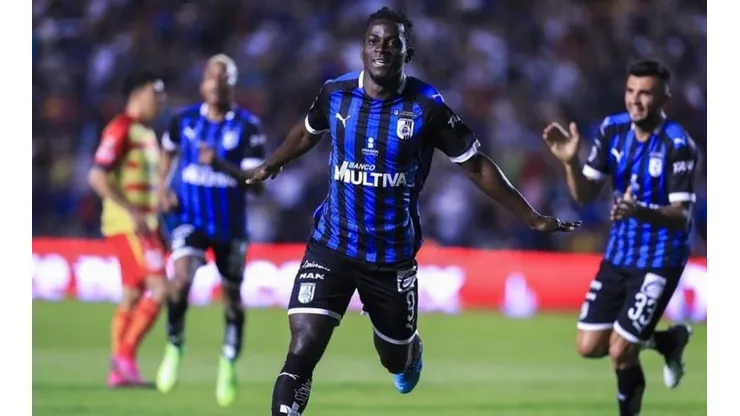 Aké Loba ya está en la Ciudad de México ¿para firmar con Cruz Azul?