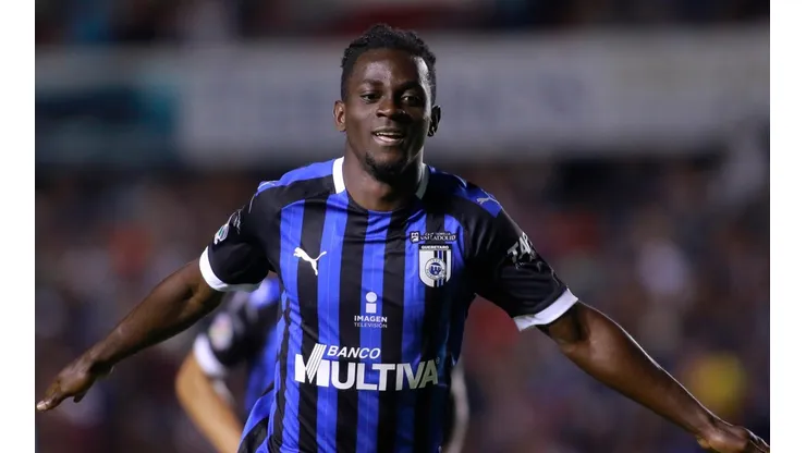 Cruz Azul reactiva la opción de Aké Loba como refuerzo