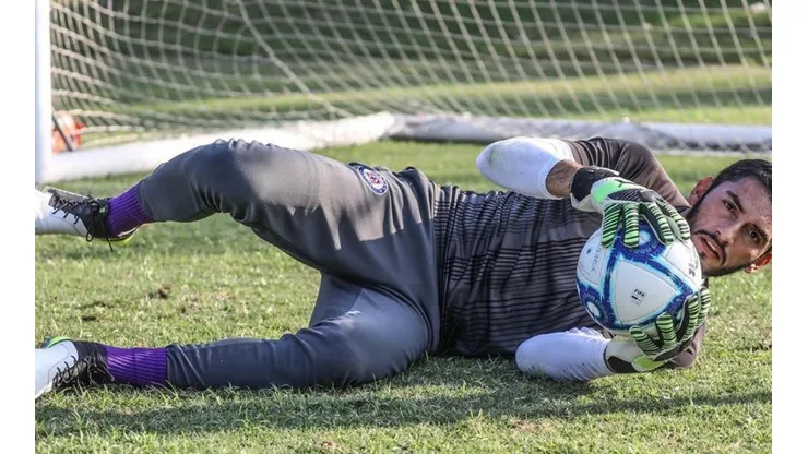 ¡Por fin! Corona firma su renovación con Cruz Azul y se queda hasta 2021