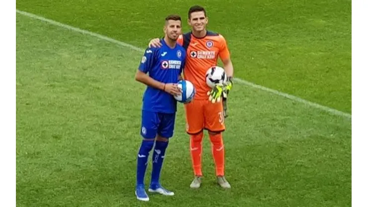 Los dos nuevos integrantes de la Máquina durante su presentación