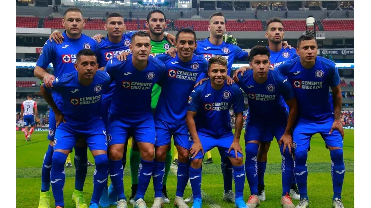 Prioridades de Cruz Azul: fichar al "9" y no al volante central o un defensor