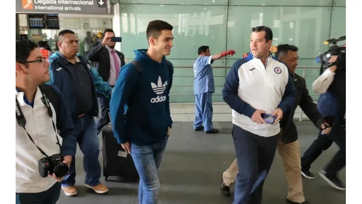 "Me sedujo la grandeza de Cruz Azul": Jurado ya es cementero