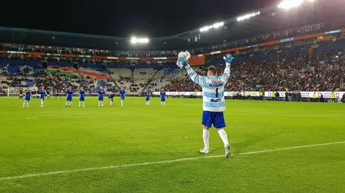 Insólito: 'Chaco' Giménez juega de portero en su partido de despedida