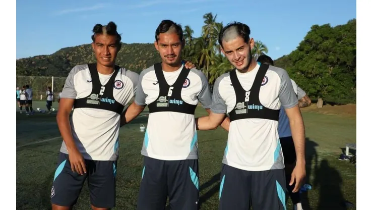 Mil risas: La novatada a los nuevos integrantes del plantel de Cruz Azul