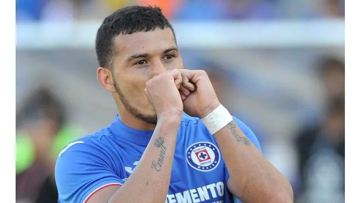 Es mentira que Juan Escobar dejará Cruz Azul por Olimpia de Paraguay
