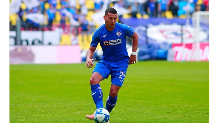 Juan Escobar saldría de Cruz Azul solo si es a Europa