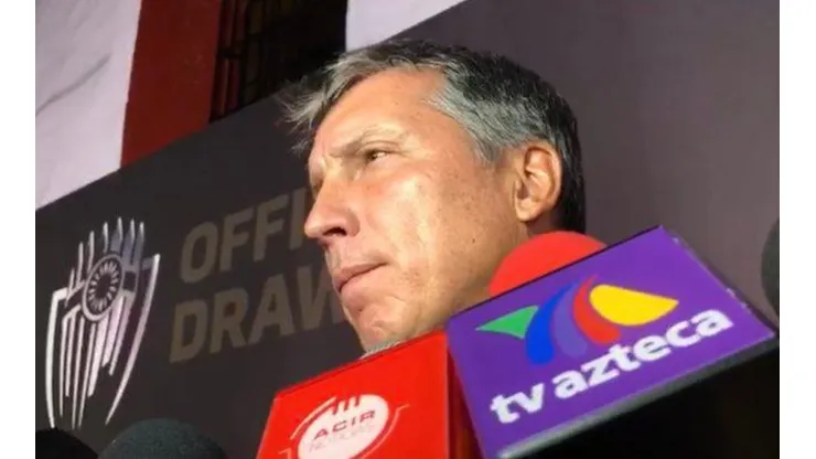 Siboldi habló de posibles refuerzos en la gala de la Concachampions