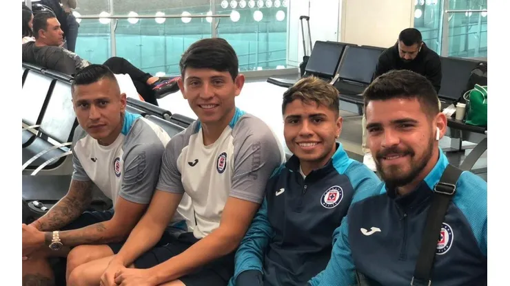 Plantel de Cruz Azul viaja rumbo a la pretemporada sin Siboldi