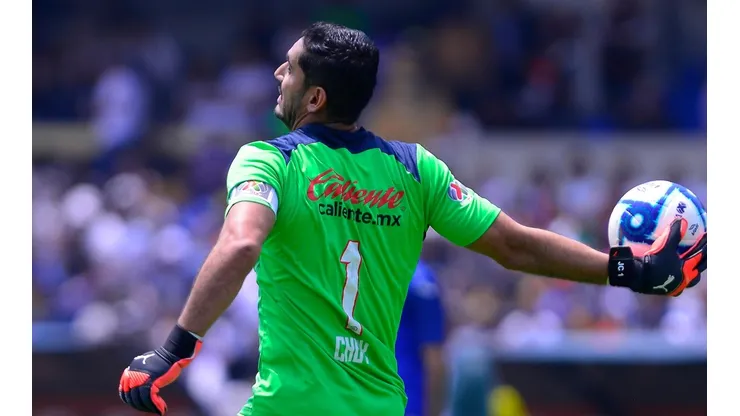 Quedan solo 25 días para que Jesús Corona renueve con Cruz Azul