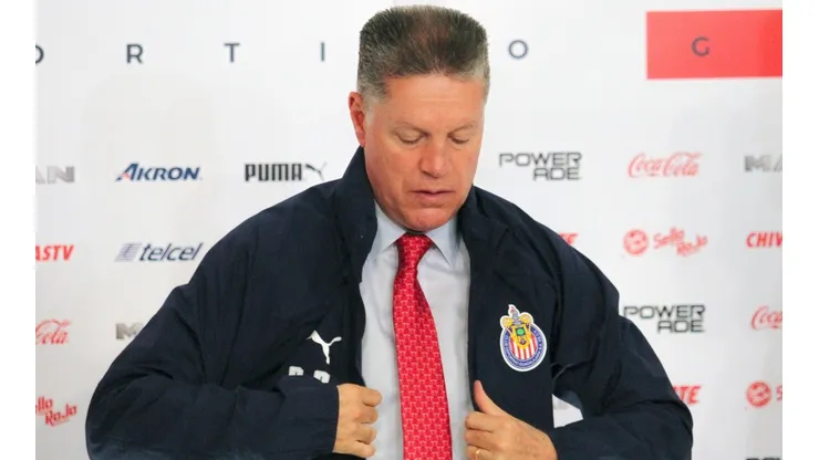 La condición de Cruz Azul para venderle a Chivas: no negociar con Peláez