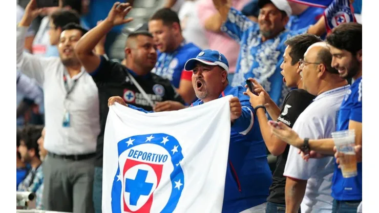 Los aficionados de Cruz Azul fueron más fieles como forasteros que en el Azteca