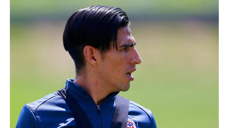 José Madueña sigue entrenando mientras espera su traspaso a Chivas