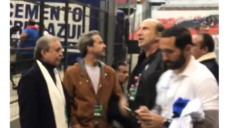 Víctor Garcés llegó al Azteca para Cruz Azul vs Atlético de San Luis