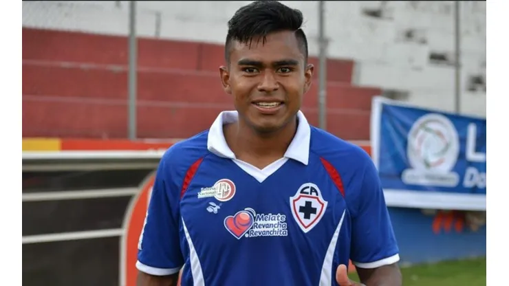 ¡Enorme! Jaiber Jiménez entra de cambio y hace su debut por Cruz Azul