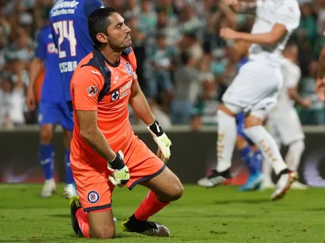 Jesús Corona volvió a fallar en un momento clave para Cruz Azul