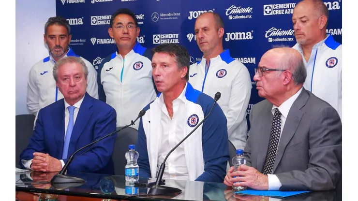 Explicó la ausencia de Billy Álvarez en la presentación de Siboldi.