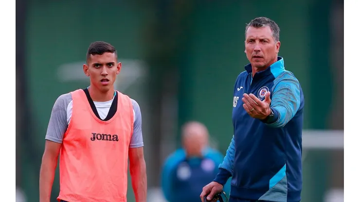 "No les cae bien Siboldi…": SanCadilla revela problemas internos en el plantel de Cruz Azul