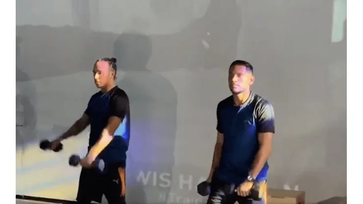 Jugadores de Cruz Azul entrenan con corredor de Fórmula 1.